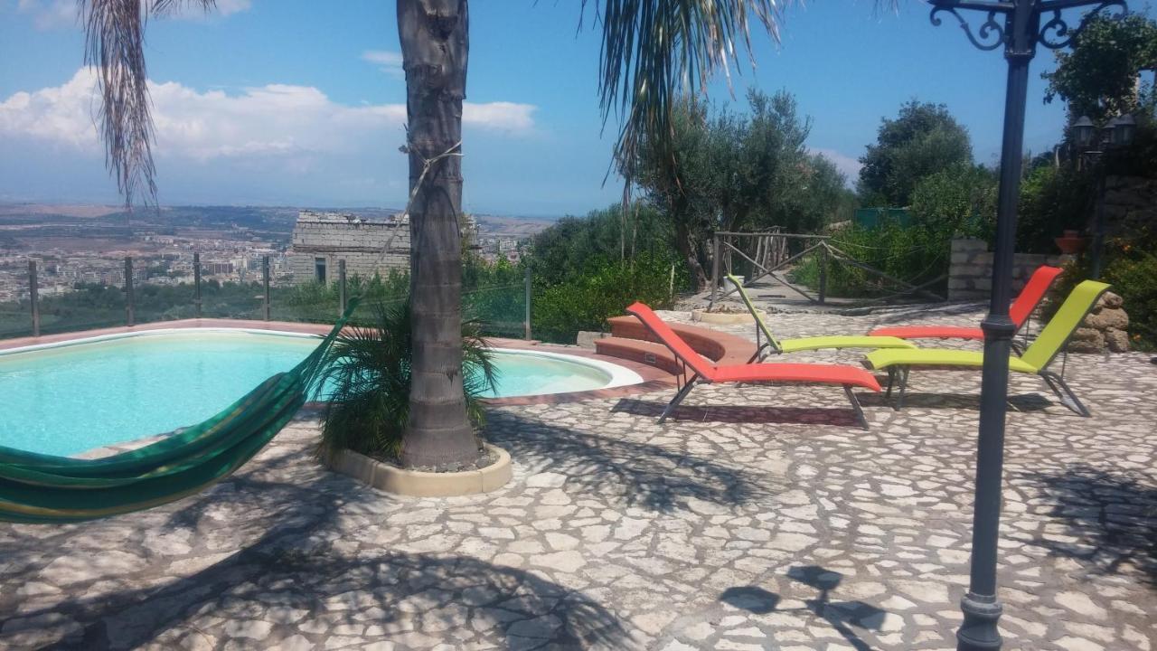 "La Casina Del Forno Con Piscina Fra Catania E Siracusa " 卡尔伦蒂尼 外观 照片
