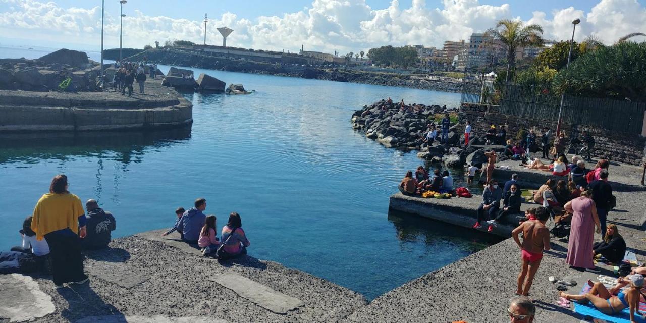 "La Casina Del Forno Con Piscina Fra Catania E Siracusa " 卡尔伦蒂尼 外观 照片