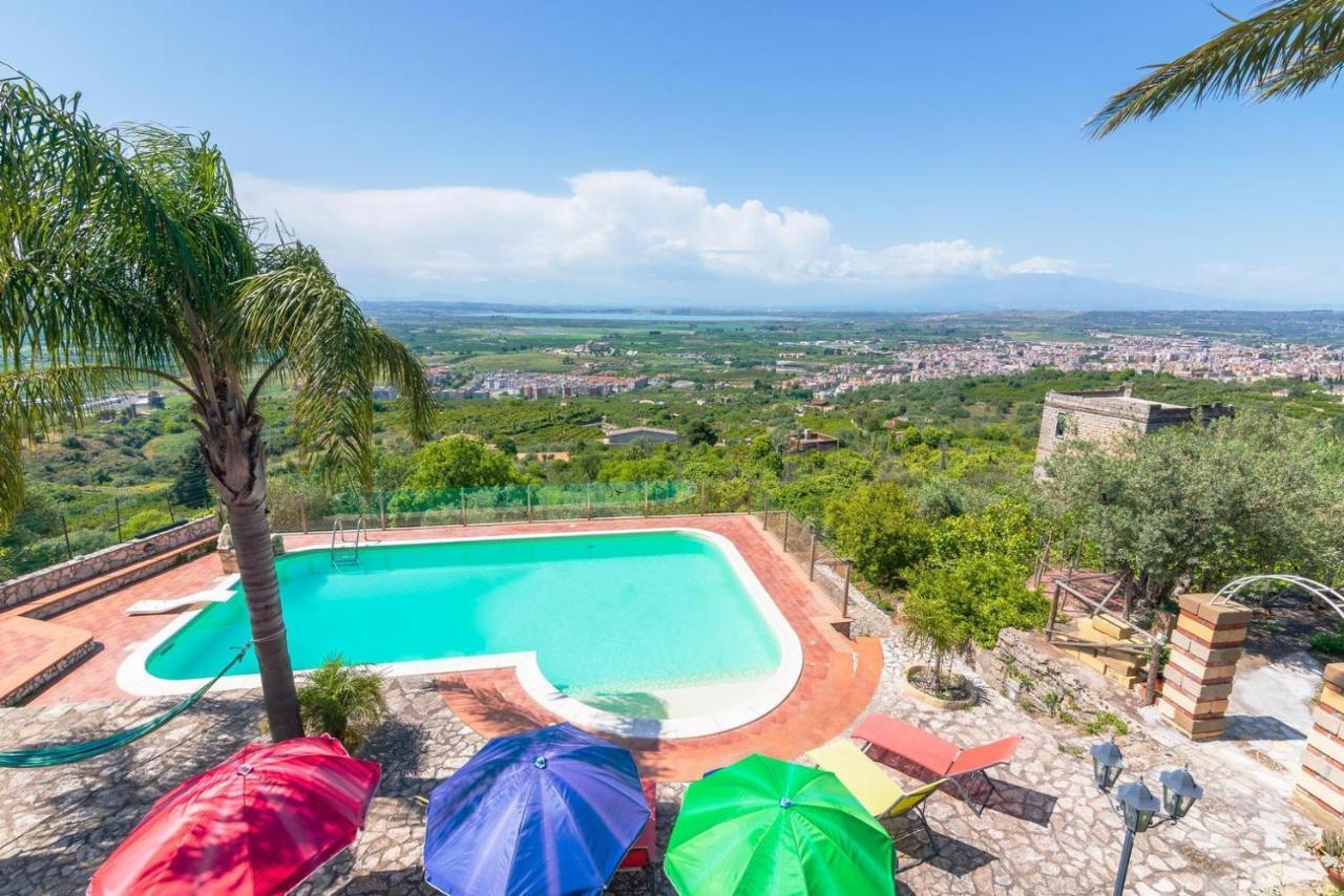 "La Casina Del Forno Con Piscina Fra Catania E Siracusa " 卡尔伦蒂尼 外观 照片